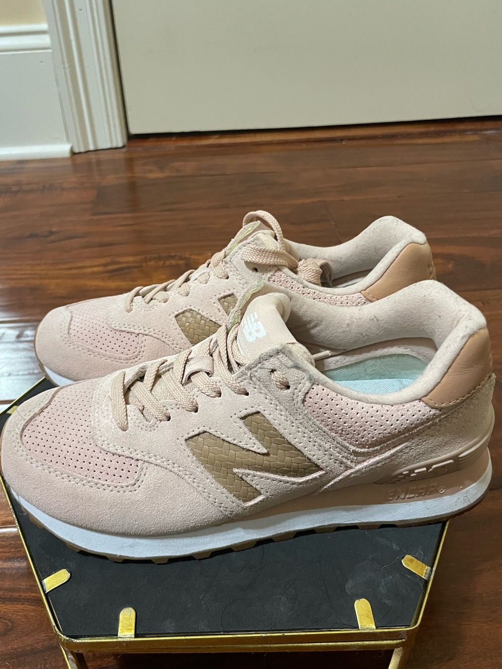 New Balance Women 574 Woven WL574WMB Blush Pink Suede & Tan Accent Sneakers - Picture 1 of 5